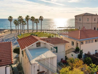 villa indipendente in vendita a Santo Stefano al Mare