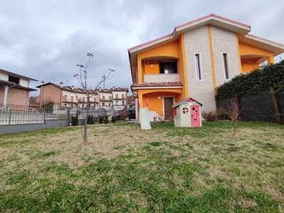 Villetta bifamiliare in Via Roma, Scoppito, 3 locali, 2 bagni, 95 m²