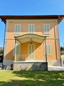 Villa in vendita, Forte dei Marmi vittoria apuana