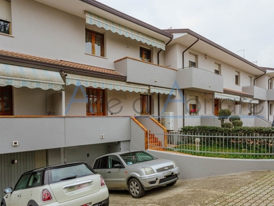Appartamento in Via Leopardi 1, Casalserugo, 8 locali, 2 bagni, 160 m²