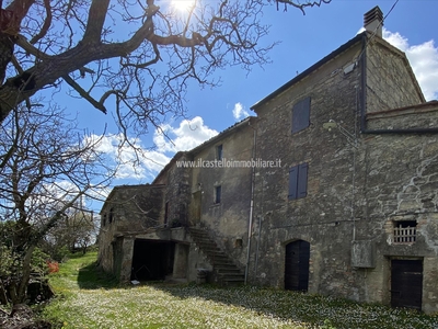 Appartamento con giardino a Sarteano