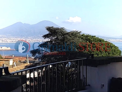 Appartamento in Affitto a Napoli, 3'750€, 200 m², arredato