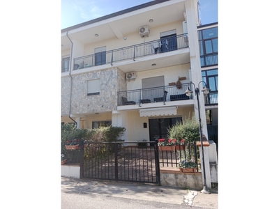 Appartamento in Contrada Rocchi, Rende, 1 bagno, 105 m², 1° piano