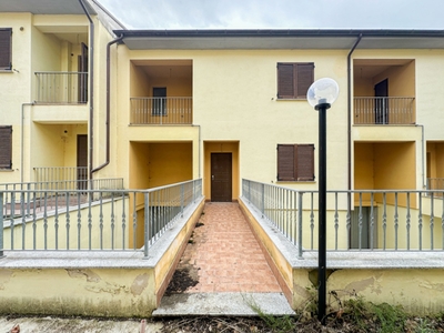 Appartamento in Località Colle, Nocera Umbra, 1 bagno, con box