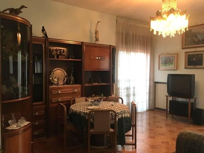 Appartamento in Vendita a Avellino, 118'000€, 161 m²