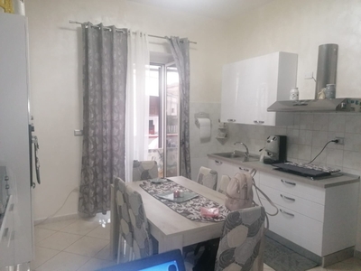 Appartamento in Via Case Rosse, Salerno, 1 bagno, 65 m², buono stato