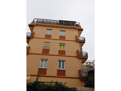 Appartamento in Via di Val Favara, Roma, 1 bagno, 65 m², 2° piano