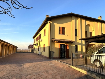 Bilocale a Ferrara, 1 bagno, posto auto, 60 m², terrazzo in vendita