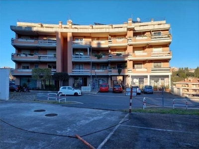 Bilocale in Via Giorgio Iannicelli 170, Roma, 1 bagno, garage, 57 m²