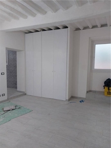 Casa indipendente a Poggio a Caiano, 4 locali, 1 bagno, 80 m²