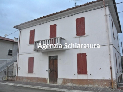 Casa indipendente a Tavullia, 11 locali, 2 bagni, con box, 220 m²