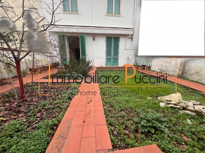 Casa indipendente con giardino a Sesto Fiorentino