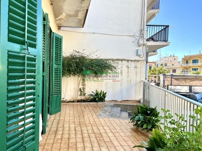 Casa indipendente in Piazza duca degli abruzzi, Ragusa, 5 locali