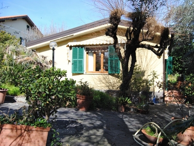 Casa indipendente in Sasso, Bordighera, 5 locali, 2 bagni, 120 m²