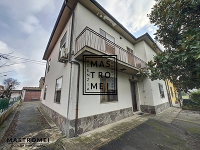 Casa indipendente in Via Chimenti, Altopascio, 8 locali, 2 bagni