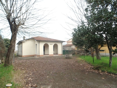 Casa indipendente in VIALE CROCE SNC, San Giovanni Incarico, 5 locali