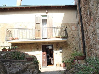 Casa semindipendente in VICOLO DELLA TORRE 1, 11 locali, 2 bagni