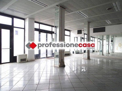 Negozio in Vendita a Livorno, 410'000€, 298 m²