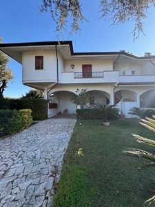 Porzione di casa in Vendita a San Felice Circeo Via Montenero