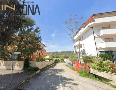 Quadrilocale in Via L'Aquila, Manoppello, 2 bagni, 100 m², 1° piano