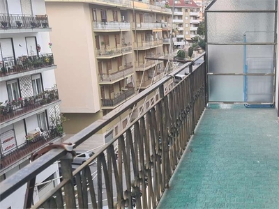 Quadrilocale in Via pietro agosti, Sanremo, 1 bagno, 77 m², ascensore