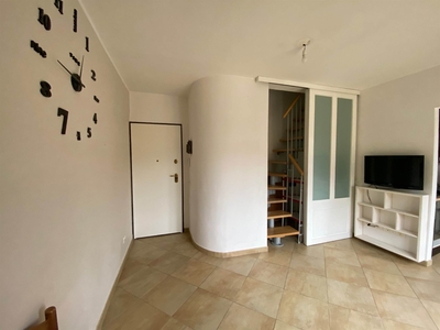 Trilocale a Signa, 2 bagni, arredato, 42 m², 3° piano in vendita