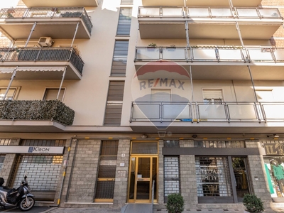 Trilocale in Via Genova, Parma, 1 bagno, 97 m², 5° piano, ascensore