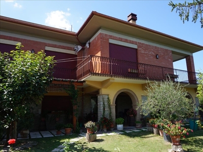 Villa a schiera a Sarteano, 12 locali, 7 bagni, giardino privato