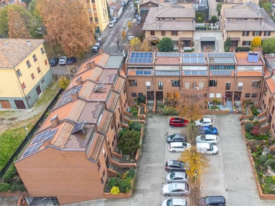 Villa a schiera in Via Cervino sn, Modena, 8 locali, 2 bagni, garage