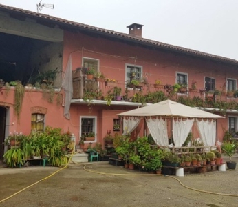 Villa a schiera in Via Federico Pasero 6, Envie, 7 locali, 1 bagno