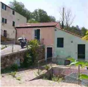 Villa a schiera in Via Molini 6, Vado Ligure, 5 locali, 1 bagno