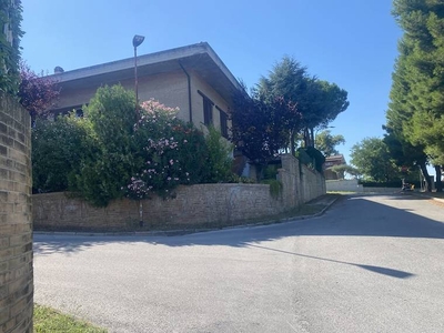 Villa bifamiliare in vendita a Recanati, Via del Turismo, 3 - Recanati, MC