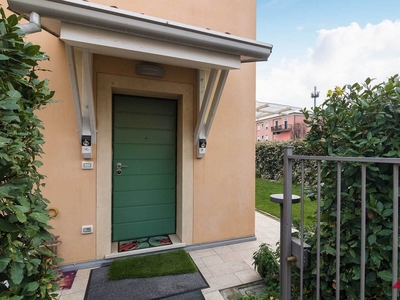 Villa con giardino in via gramsci, Bagnolo Mella