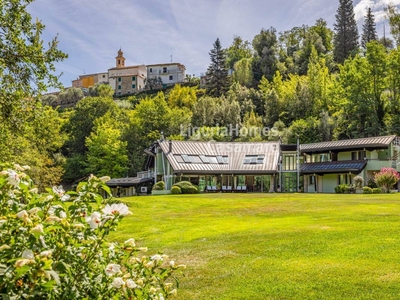 Villa con terrazzo a Imperia