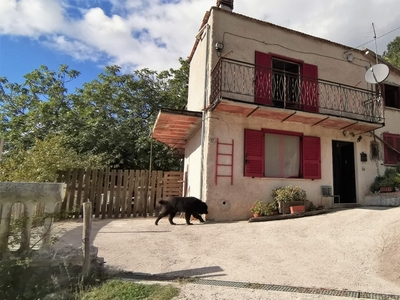 Villa unifamiliare in vendita a Belmonte In Sabina