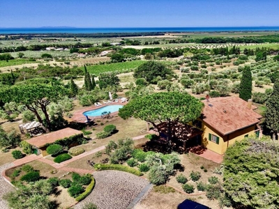 Affascinante casa a Campiglia Marittima con piscina privata