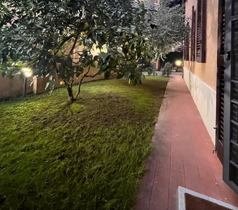 Appartamento con giardino in via santa maria, Pisa