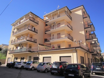 Appartamento in Largo Mantova 4 a Corigliano-rossano
