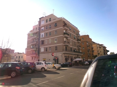 Appartamento in Vendita in Piazza delle Primule 8 a Roma
