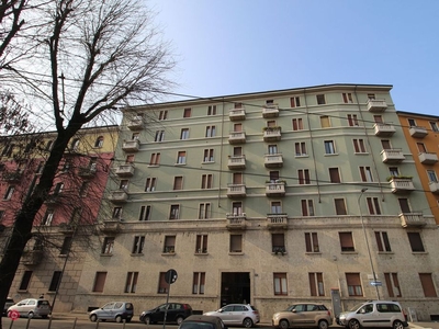Appartamento in Vendita in Piazza Pompeo Castelli 3 a Milano