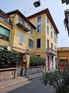Appartamento in Vendita in Via bassano del grappa 15 -17 a Milano