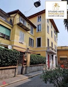 Appartamento in Vendita in Via Bassano del Grappa 15 a Milano