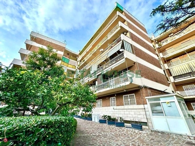 Appartamento in Vendita in Via Beniamino Guidetti 114 a Napoli