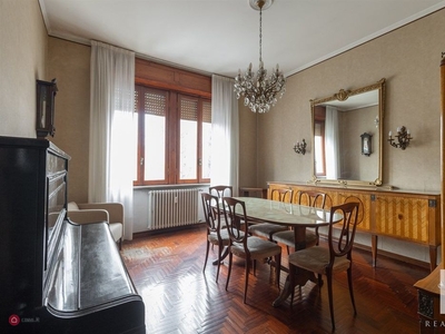 Appartamento in Vendita in Via Caccialepori 27 a Milano