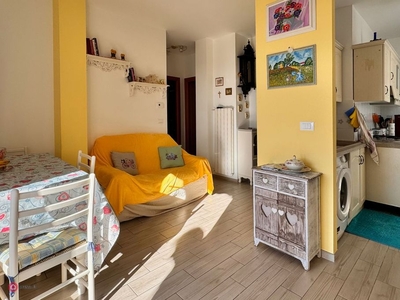 Appartamento in Vendita in Via Cravasco 6 a Genova