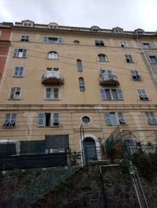 Appartamento in Vendita in Via del Campasso 15 a Genova