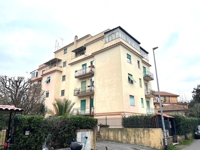 Appartamento in Vendita in Via Giuseppe Bellucci 79 a Roma