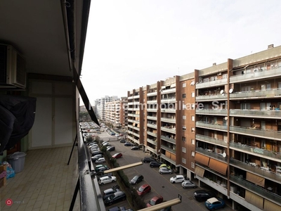 Appartamento in Vendita in Via Libero Leonardi a Roma