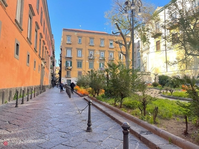 Appartamento in Vendita in Via Loffredi 7 a Napoli