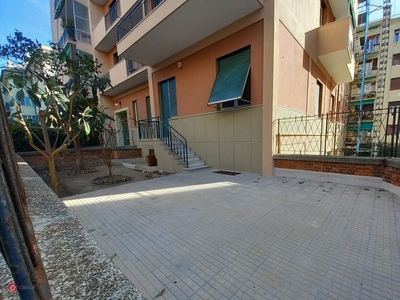 Appartamento in Vendita in Via Luigi Arnaldo Vassallo a Genova